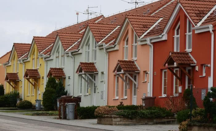 Domy jednorodzinne zużywają wiele energii i wytwarzają dużo smogu